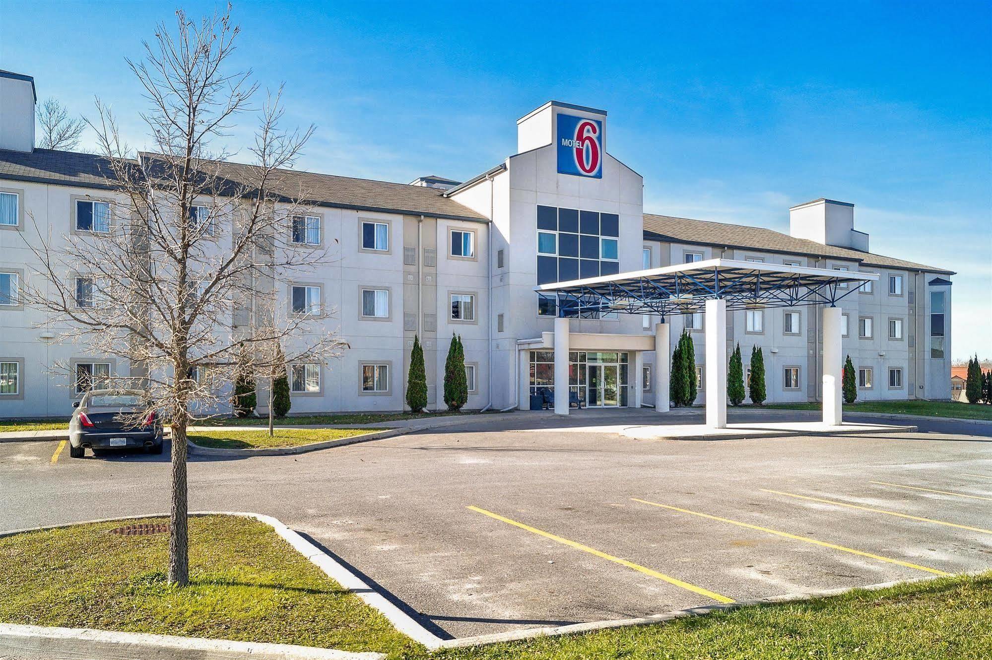 Motel 6-Peterborough, On المظهر الخارجي الصورة